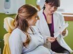 konsultasi-dengan-dokter-gigi-2.jpg