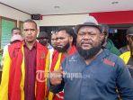 kuasa-hukum-emanuel-gobay-mendampingi-kliennya-g.jpg