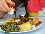 makan-menggunakan-tangan.jpg