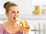 makan-pisang.jpg