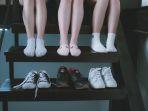 menggunakan-sepatu-di-dalam-rumah-2.jpg
