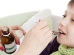 obat-sirup-sedang-akan-dikonsumsi-anak.jpg