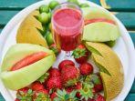 orang-yang-mengonsumsi-jus-buah-100-persen-untuk-turunkan-tekanan-darah.jpg
