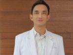 profil-dokter-ari-ayat-santiko-dokter-spesialis-kebidanan-dan-kandungan.jpg