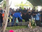 putri-pj-gubernur-papua-pegunungan-dimakamkan-di-grobogan.jpg