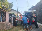 suasana-rumah-duka-afmr-7-yang-meninggal-akibat-terpeleset-di-sungai-kudus.jpg