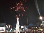 suasana-tugu-pal-putih-saat-pergantian-tahun-2019-ke-2020-rabu-112020.jpg