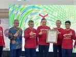 tamu-undangan-dalam-acara-bakti-sosial-yang-diselenggarakan-oleh-fk-unhas.jpg