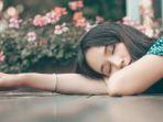 tidur-di-lantai-1.jpg