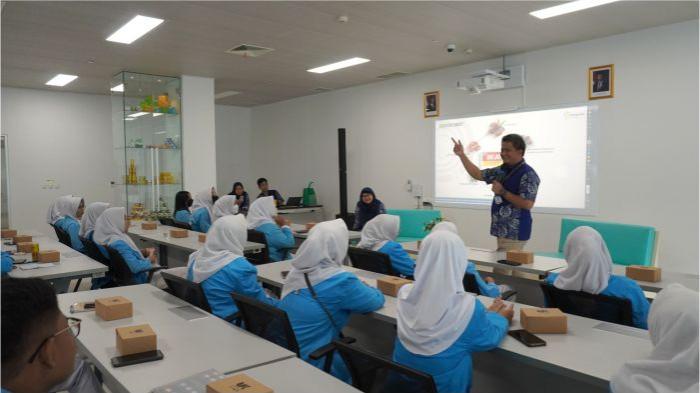 2 PT Bintang Toedjoe menerima kunjungan d