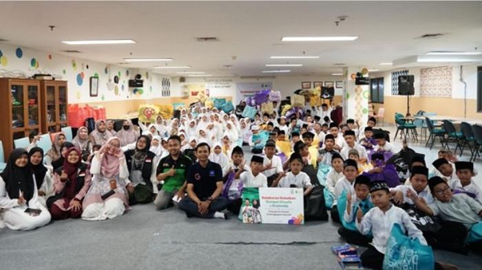 2 paket perlengkapan sekolah hasil kolaborasi Dompet Dhuafa dan Gramedia