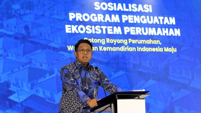 Wakil Direktur Utama Bank Mandiri, Henry Panjaitan menyampaikan sambutan dalam acara Sosialisasi Kredit Program Perumahan (KPP) di Hotel Crowne Plaza, Jalan Lembong, Kota Bandung, Jawa Barat, Jumat (19/9/2025).