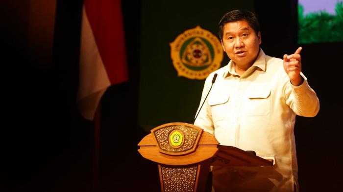 Ketua Umum Panitia Natal Nasional 2025, Maruarar Sirait membuka rangkaian Seminar Natal Nasional 2025 di Universitas Katolik Parahyangan (Unpar), Jalan Ciumbuleuit, Kota Bandung, Jawa Barat, Rabu (10/12/2025).