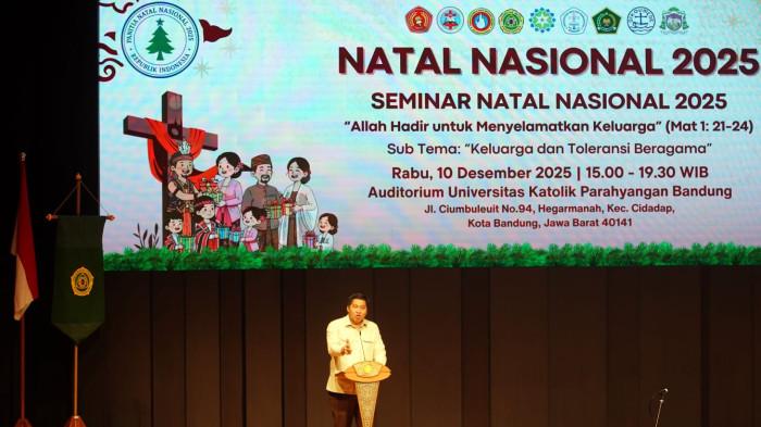 Ketua Umum Panitia Natal Nasional 2025, Maruarar Sirait membuka rangkaian Seminar Natal Nasional 2025 di Universitas Katolik Parahyangan (Unpar), Jalan Ciumbuleuit, Kota Bandung, Jawa Barat, Rabu (10/12/2025).