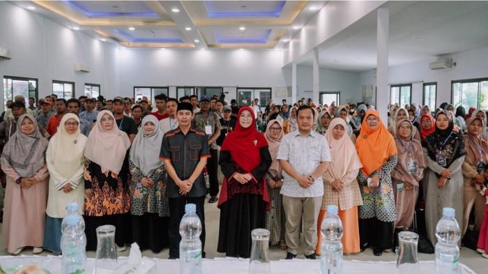 2Anggota Komisi IX DPR RI, Netty Prasetiyani menggelar kegiatan sosialisasi Program Makan Bergizi