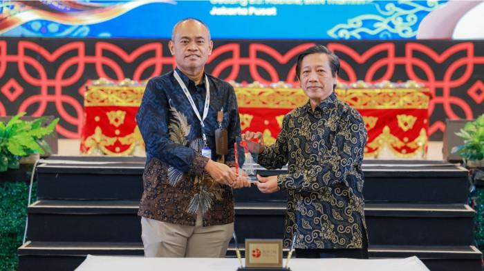 2KERJA SAMA - PT Dahana resmi menandatangani Nota Kesepahaman (MoU) dengan Badan Riset