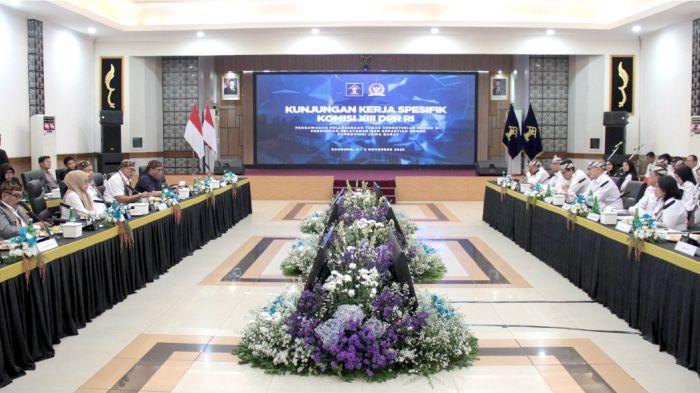 2KUNJUNGAN KERJA - Kanwil Kemenkum Jabar pada hari ini menerima kunjungan Kunjungan