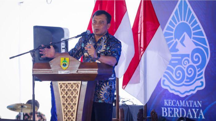 2Memberdayakan Warga ala Gubernur  Ahmad Luthfi Melalui Program Kecamatan Berdaya