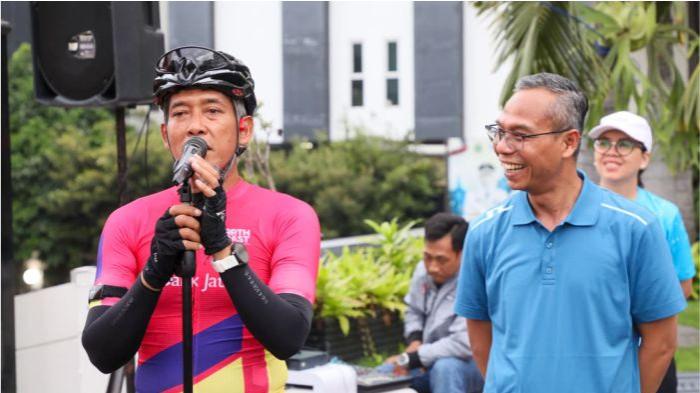 2Sekda Provinsi Jawa Tengah, Sumarno, melepas ko