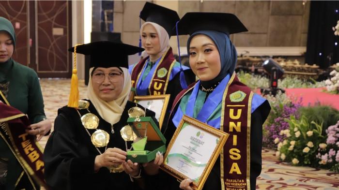 2UNISA Bandung Gelar Wisuda ke-7, Rektor Ajak Lulusan Jadi Penggerak Perubahan