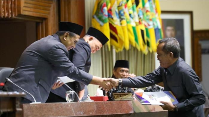 2Wakil Gubernur Jawa Tengah, Taj Yasin rapat paripurna bersama DPRD Jateng
