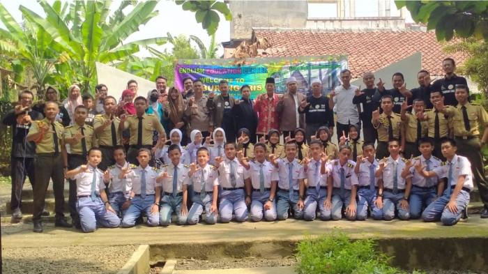 3Dindin Abdullah Ghozali Kunjungi Lembur Inggris, Matangkan Kerja Sama Program