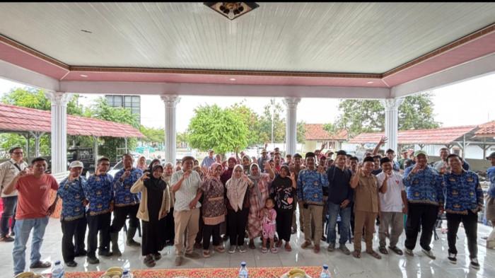 DIAH FITRI MARYANI - Anggota DPRD Provinsi Jawa Barat Diah Fitri Maryani SE MM melaksanakan fungsi Pengawasan Penyelenggaraan Pemerintahan di Balai Desa Kedungdalem, Kecamatan Gegesik, Kabupaten Cirebon, Senin (17/11/2025). 