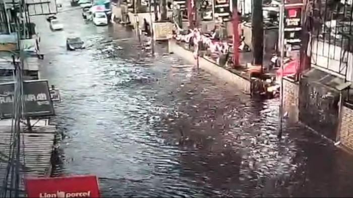 Mengapa Bandung Raya Masih Hujan Meski Sudah Musim Kemarau? Ini ...