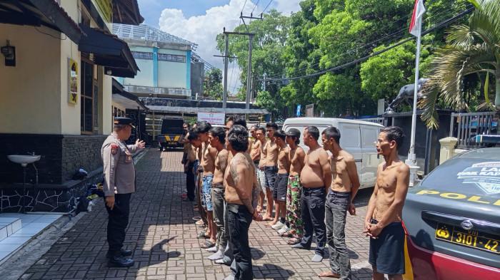 Polsek Soreang Amankan Belasan Juru Parkir Liar dan Pak Ogah, Beberapa Positif Konsumsi OKT