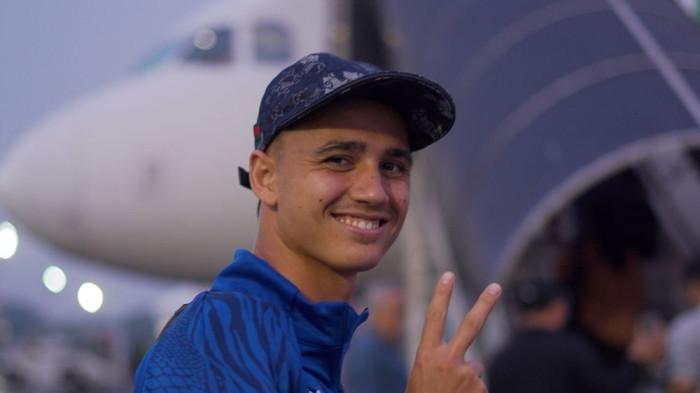 ELIANO REIJNDERS - Berkekuatan 21 pemain, rombongan PERSIB terbang ke Bangkok dari Banda Internasional Ngurah Rai Denpasar, Bali, Minggu, 28 September 2025 siang. PERSIB harus bergegas ke Thailand untuk memainkan pertandingan kedua Grup G AFC Champions League Two (ACL Two) 2025/26 melawan Bangkok United.