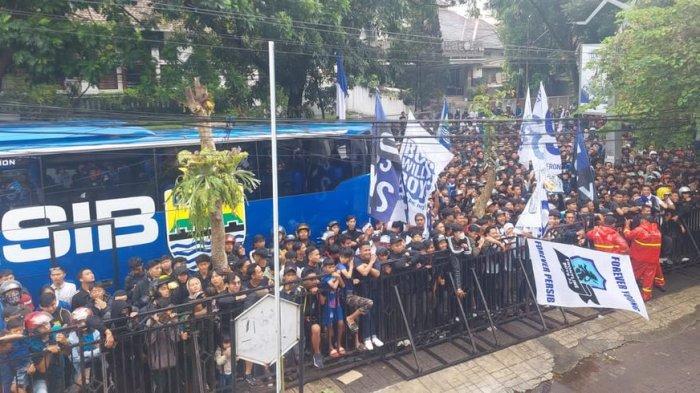 Chant Bobotoh Menggema di Graha Persib, Pemain Bakal Dikawal Hingga Stadion si Jalak Harupat
