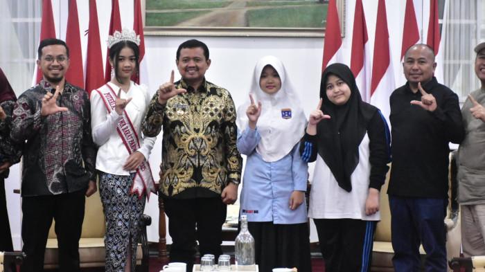 Bupati Dony Bangga 4 Pelajar Sumedang Wakili Jawa Barat ke Festival Literasi Perpusnas 2025