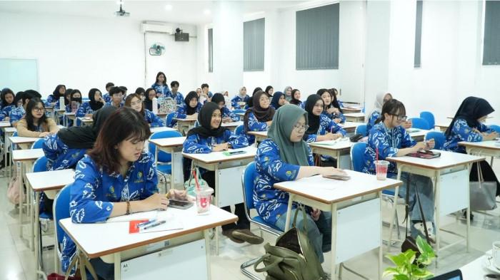 DISKUSI - Politeknik STIA LAN Bandung kembali menghadirkan ruang diskusi strategis melalui kegiatan