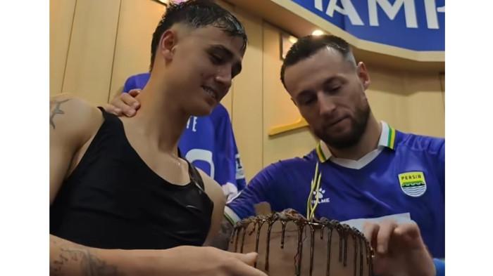 Tudingan Pahit untuk Gelandang Persib Bandung Bikin Bobotoh & Jakmania Kompak: Jangan Dengerin!