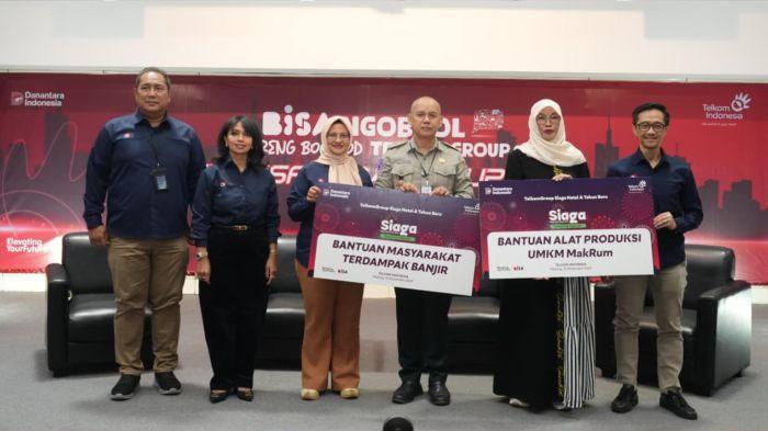 Foto 3: Direktur Utama Telkom Dian Siswarini (ketiga dari kiri), Komisaris