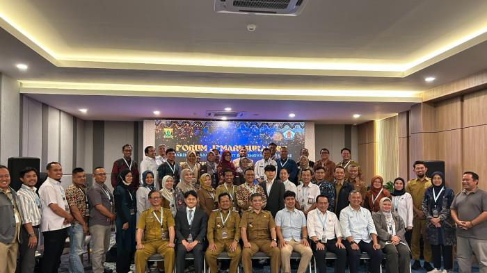 PENANDATANGANAN - Foto Bersama penandatanganan Letter of Intent (LoI) bersama mitra internasional Greenery Inc., BRIN, dan Pemkab Sukabumi di Forum JEMARI 2025.