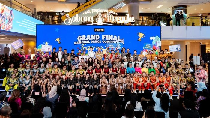 iForte - Foto bersama seluruh Grand Final iForte National Dance Competition 