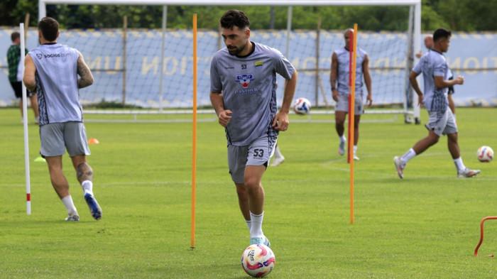 Frans Putros, Pemain Pertama Persib dan Klub Indonesia di Piala Dunia