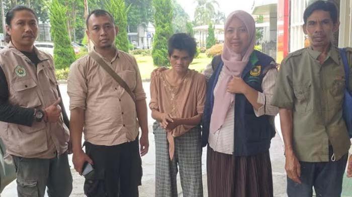 Geger, Wanita di Tenjo Bogor Dipasung dan Dikurung di Kandang, Kini Dibawa di RSJMM Kota Bogor