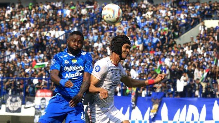 'Tak Apa, Kasian Arema di Zona Degradasi' kata Bobotoh setelah Persib Ditahan Arema 2-2