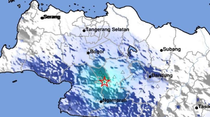 GEMPA SUKABUMI - Gempa bumi berkekuatan magnitudo 4,2 mengguncang wilayah tenggara Kota Sukabumi, Jawa Barat, pada Minggu (15/3/2026) dini hari. Berdasarkan informasi dari Badan Meteorologi Klimatologi dan Geofisika (BMKG), gempa terjadi pada pukul 00.36.13 WIB.