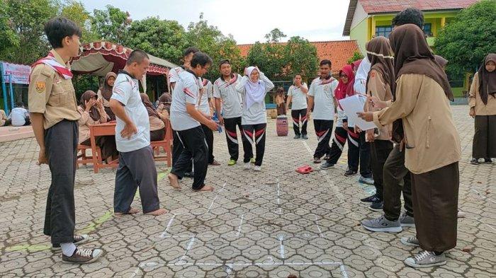 Hari Guru Nasional di SMAN 1 Terisi Indramayu Diramaikan Permainan Tradisional yang Nyaris Punah