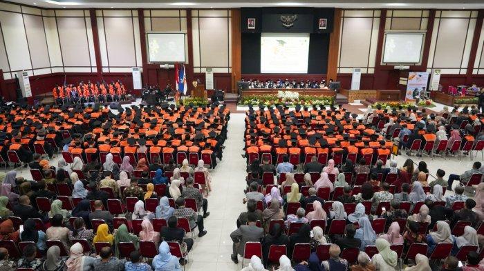 334 Mahasiswa Menyandang Gelar Baru, Rektor Itenas Dorong Lulusannya Adaptif pada Tantangan Global