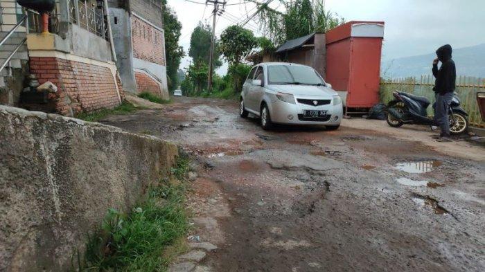 Jalan Alternatif Wisata Lembang Rusak Parah, Dinas PUTR KBB Berharap Perbaikan Disetujui Pemprov