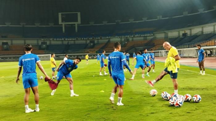 Latihan malam perdana Persib di Ramadhan 2026_1