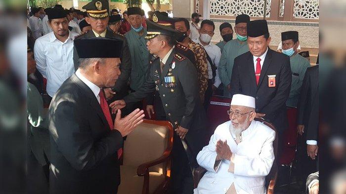 Upacara HUT Kemerdekaan RI di Ponpes Al-Mukmin Ngruki, Ustaz Ba'asyir Tolak Hormat Bendera
