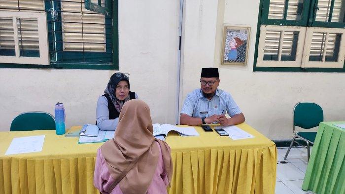 Hari Pertama SPMB 2025 di Bandung, Masih Ada Orang Tua yang Datangi Sekolah untuk Dapat Informasi