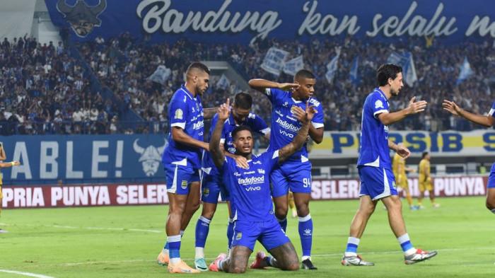 PERSIB memenuhi ambisinya untuk kembali ke jalur kemenangan dengan menundukkan Bhayangkara FC skor 2-0 pada pertandingan pekan ke-15 Super League 2025/26 di Stadion Gelora Bandung Lautan Api, Minggu, 21 Desember 2025. Gol PERSIB dicetak Ramon Tanque menit 10 dan 62.