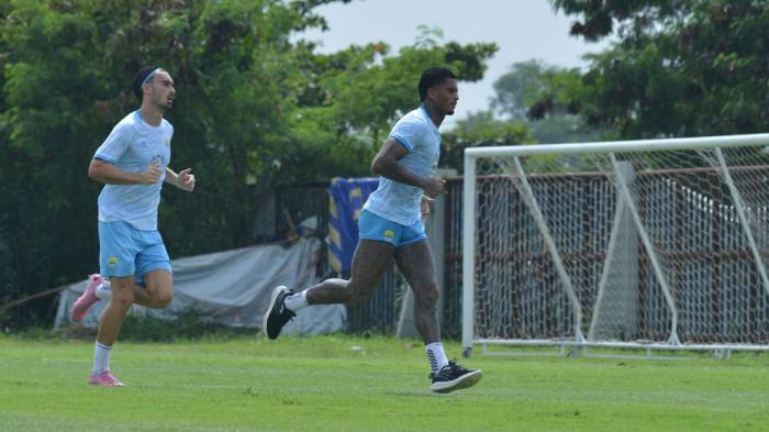 PERSIB memiliki persiapan cukup panjang menjelang pertandingan menghadapi Dewa United pada pekan ke-13 Super League 2025/26 di Stadion Gelora Bandung Lautan Api (GBLA).