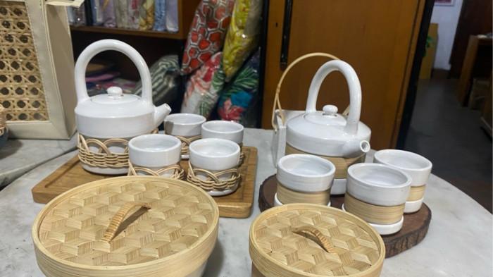 Pajangan produk Elina Keramik